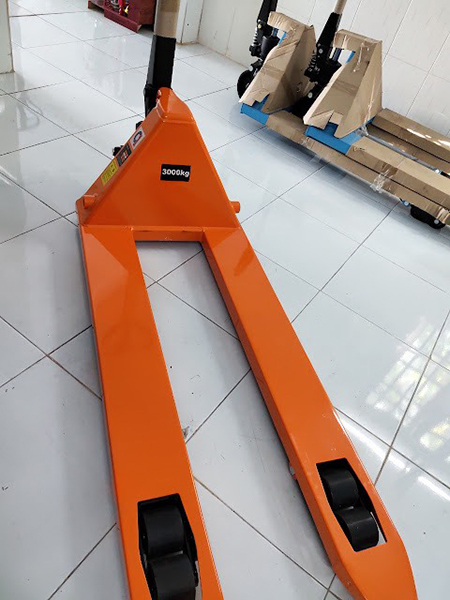 Xe nâng tay - Cho Thuê Xe Nâng Phúc Minh - Công Ty TNHH Thương Mại Dịch Vụ Kỹ Thuật Xe Nâng Phúc Minh